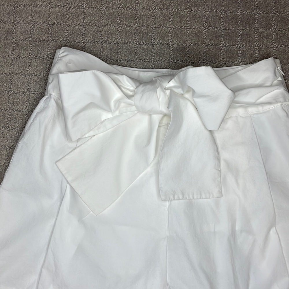 J CREW white bow tie shorts. NWOT size 0